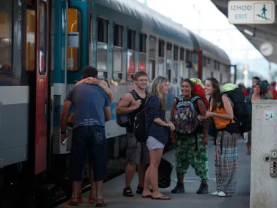 - Slovenske železnice, vlak, potniki//FOTO: Luka CjuhaOPOMBA: ZA OBJAVO ZA OBJAVO V PRILOGI – DNEVNIKOV OBJEKTIV - REPORTAŽA