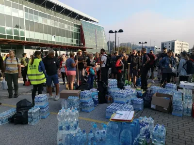 Celjani so se množično odzvali na dan solidarnosti in se odpeljali na pomoč najbolj prizadetim v poplavah.