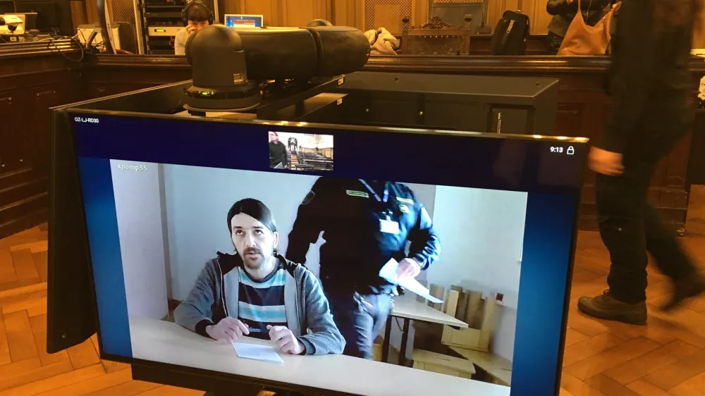 Nika Starihe že tretjič zapored niso pripeljali na sodi&scaron;če, ampak so obravnavo opravili prek videokonferenčne povezave.&nbsp;