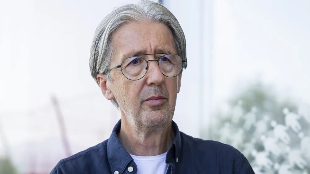 Ljubno, Rastke.<br>Drzavni sekretar za koordinacijo ukrepov in aktivnosti za obnovo po poplavah Bostjan Sefic si je ogledal naselje Rastke v obcini Ljubno.<br>Drzavni sekretar za koordinacijo ukrepov in aktivnosti za obnovo po poplavah Bostjan Sefic.