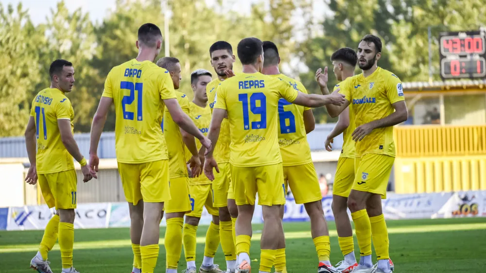 Nogometaši Domžal so se sicer veselili gola Jana Đapa, a so Koprčani na pomembnem gostovanju vendarle prišli do novih treh točk.