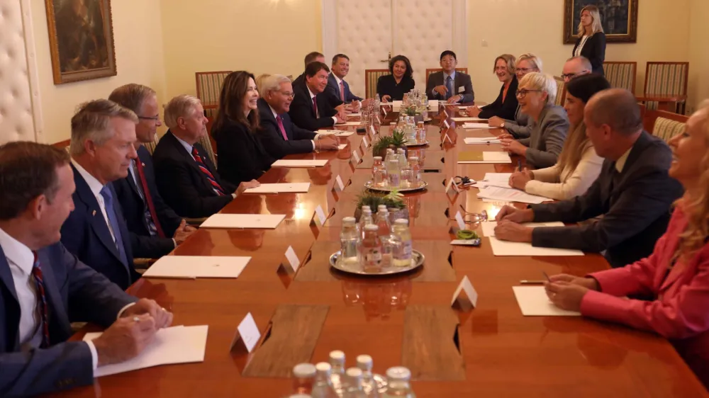 04.09.2023 - Ameriški senatorji in kongesnik pri Nataši Pirc MusarFoto: Tomaž Skale