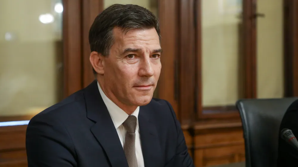 vodja svetniške skupine Gibanje Svoboda mag. Samo Logar- 03.01.2023 – Mestni svet MOL - podpis koalicijskega sporazuma o sodelovanju med Listo Zorana Jankovića (LZJ) in Gibanjem Svoboda (GS) v Mestnem svetu MOL, //FOTO: Luka Cjuha