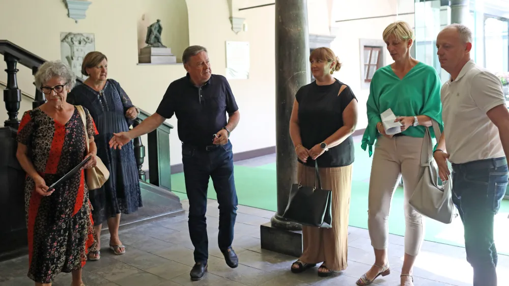 Anita Ogulin, častna meščanka Ljubljane in predsednica ZPM Ljubljana Moste-Polje, ljubljanski župan Zoran Janković, direktor JP Voka Snaga David Polutnik- 16.08.2023 – novinarska konferenca ljubljanskega župana Zorana Jankovića, na kateri je podal aktualne informacije o nudenju pomoči po poplavah meščankam in meščanom Ljubljane ter drugim prizadetim občinam v Sloveniji,//FOTO: Bojan Velikonja