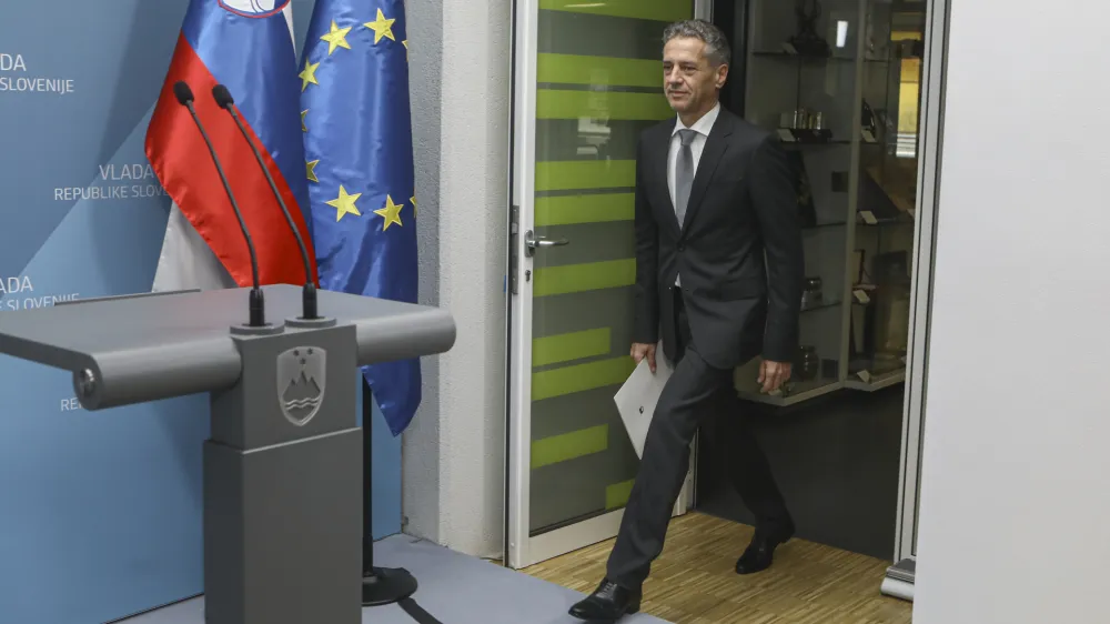 Miloš Njegoslav Milović je predsedniku vlade Robertu Golobu svetoval pri prenosu osebnega varovanja s policije neposredno na vlado.