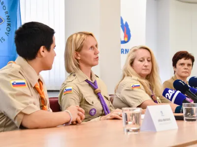 Na novinarski konferenci vodstva Zveze tabornikov Slovenije so spregovorili o sumu kaznivega dejanja člana vodstva enega izmed njihovih rodov zoper spolno nedotakljivost mladoletnih oseb. 