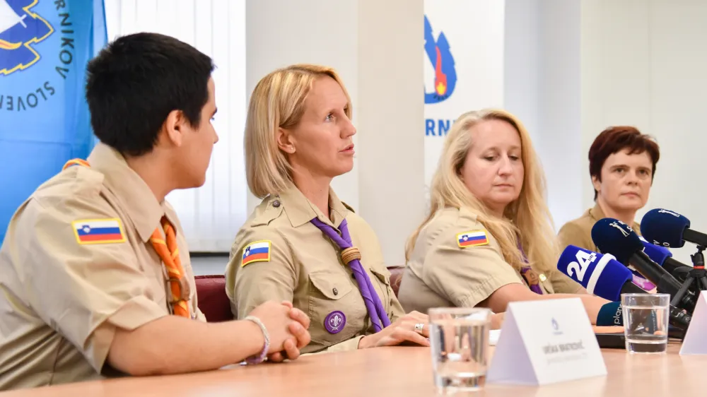 Na novinarski konferenci vodstva Zveze tabornikov Slovenije so spregovorili o sumu kaznivega dejanja člana vodstva enega izmed njihovih rodov zoper spolno nedotakljivost mladoletnih oseb. 