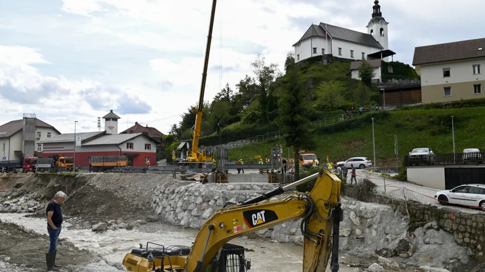 Poplave- 31.08.2023 – Gradnja novega mostu na cesti Kamnik–Stahovica.//FOTO: Nik Erik Neubauer