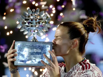 Tennis - WTA 1000 - Guadalajara Open - Panamerican Tennis Center, Guadalajara, Mexico - September 23, 2023 Greece's Maria Sakkari celebrates with the trophy after winning her final match against Caroline Dolehide of the U.S. REUTERS/Henry Romero   TPX IMAGES OF THE DAY