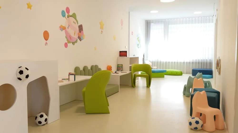 Zaslišanje v Hiši za otroke (na fotografiji) skladno z zakonom o zaščiti otrok v kazenskem postopku in njihovi celostni obravnavi odredi pristojni sodnik.
 