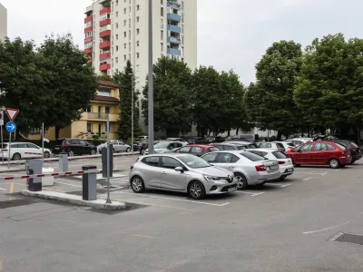 Na parkirišču pri tržnici bo treba plačati parkirnino vsak dan med 7. in 17. uro, tudi ob sobotah, nedeljah in praznikih. 