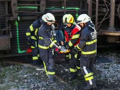  - 10.09.2022 - regijska re&scaron;evalna vaja 'Železni&scaron;ka nesreča Kranj 2022'. v organizaciji Gasilsko re&scaron;evalne službe GARS Kranj in urada za operativo Uprave RS za za&scaron;čito in re&scaron;evanje izpostave Kranj //FOTO: Bojan Velikonja