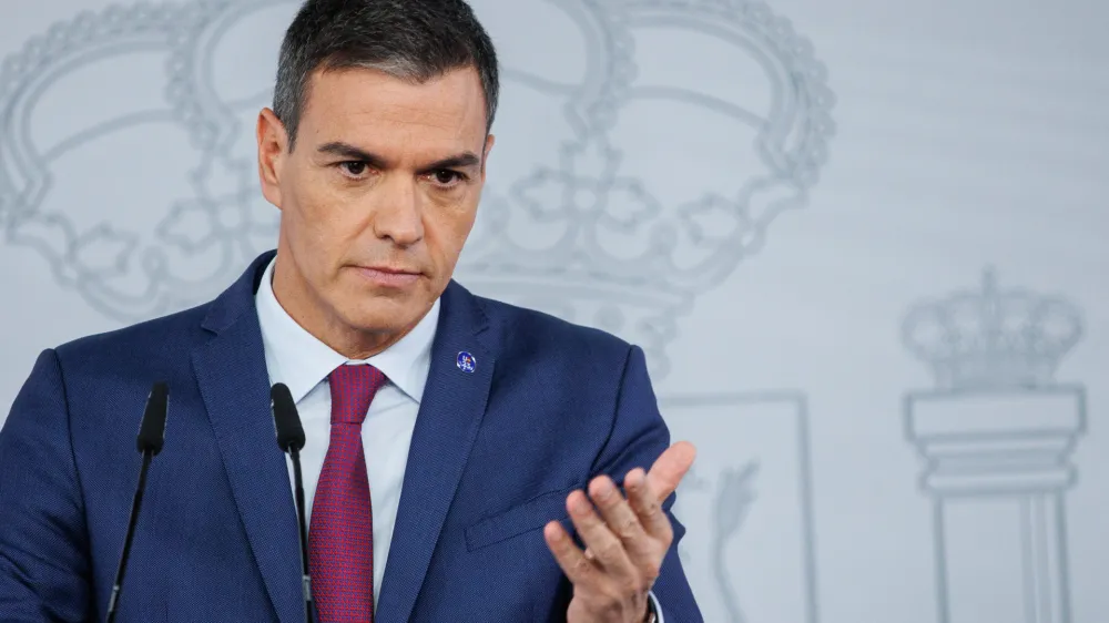 03 October 2023, Spain, Madrid: Acting Spanish Prime Minister Pedro Sanchez speaks during a press conference following a meeting with King Felipe VI of Spain. Photo: Alejandro Martínez Vélez/EUROPA PRESS/dpa