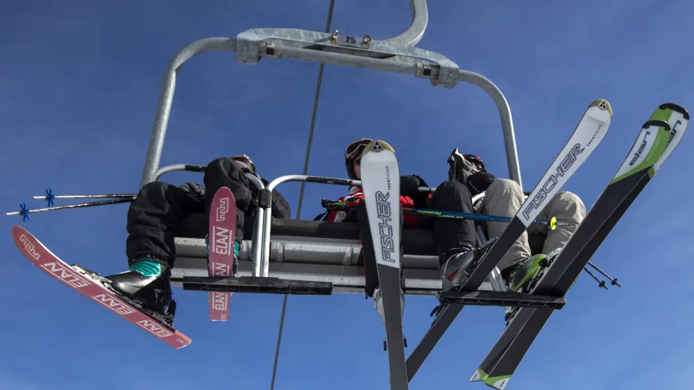 - 26.1.2019 - Kranjska gora - smuči&scaron;če, smučanje, smučarji, sneg, zima, rekreacija, sedežnicaFOTO: Matjaž Ru&scaron;t