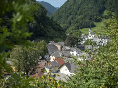 V Železnikih menijo, da bi nadaljnje članstvo v družbi RAS za občino pomenilo nesorazmerne težave, saj bi bila sredstva proračuna občine porabljena nesmotrno. 