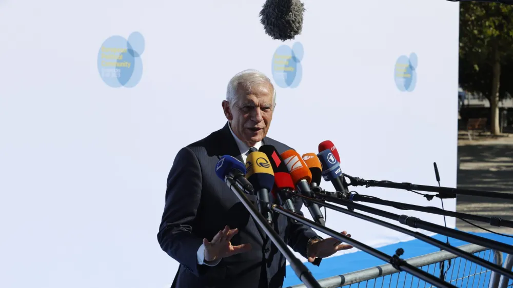 05 October 2023, Spain, Granada: EU High Representative for Foreign Affairs and Security Policy and Vice-President of the European Commission, Josep Borrell, arrives to attend the European Political Community summit at the Palacio de Congreso. Photo: Francisco J. Olmo/EUROPA PRESS/dpa