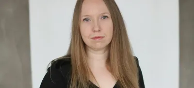 - 06.02.2017 - Nina Knavs, novinarka - Dnevnik 2017 - portret za komentarje in kolumne - komentatorji - kolumnisti - novinarji - //FOTO: Bojan Velikonja 