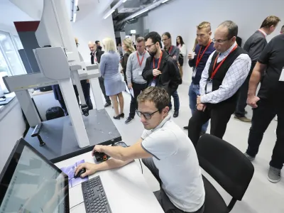 V teh dneh za poslovne partnerje s področja industrije svoja vrata ponovno odpira Meroslovni park, ki na enem mestu združuje bogato ponudbo merilnih naprav vodilnih svetovnih proizvajalcev. (Foto: Lotrič Metrology)