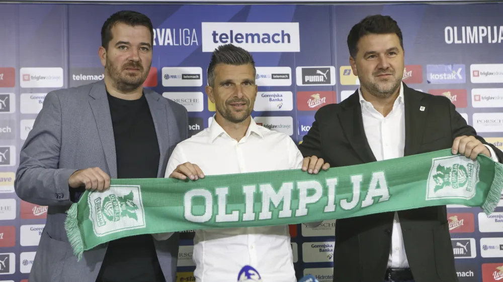 športni direktor NK Olimpija Goran Boromisa, novi glavni trener Olimpije Zoran Zeljković in direktor NK Olimpija Igor Barišić- 19.10.2023 – Nogometni klub NK Olimpija – predstavitev novega glavnega trenerja ljubljanske Olimpije //FOTO: Luka Cjuha