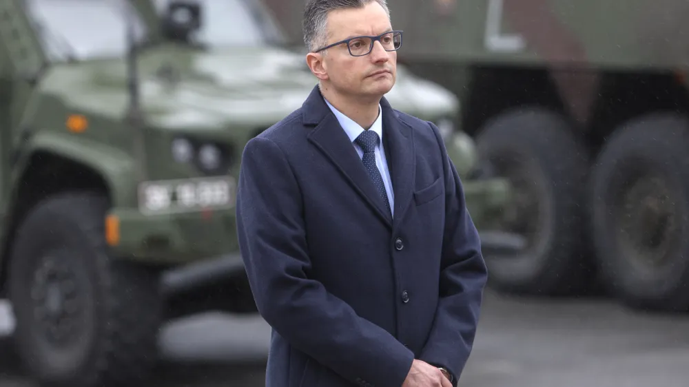 minister za obrambo Marjan &Scaron;arec- 31.03.2023 &ndash; Slovenska vojska (SV) - Voja&scaron;nica Ivana Cankarja Vrhnika - obisk predsednice republike v okviru katerega se je seznanila s stanjem pripravljenosti Slovenske vojske v letu 2022, //FOTO: Jaka Gasar