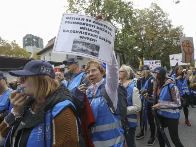 - 25.10.2023 – protestni shod pred vlado v organizaciji Sindikata vzgoje, izobraževanja, znanosti in kulture Slovenije //FOTO: Luka Cjuha