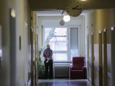 Bolniki, ki v Sloveniji nimajo možnosti zdravljenja v primernih rokih, se v tujino največkrat odpravijo na preiskave s PET CT. Fotografija je simbolična. 