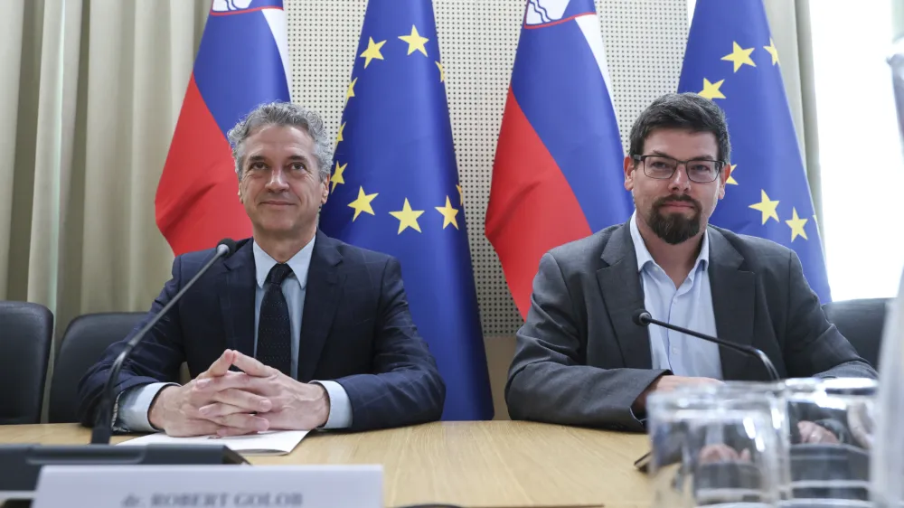 predsednik vlade dr. Robert Golob, predsedujoči ESS Jakob Počivavšek, vodja Konfederacije sindikatov Slovenije Pergam- 04.07.2023 - Ekonomsko-socialni svet - izredna seja ESS - razprava o vodenju socialnega dialoga. //FOTO: Jaka Gasar
