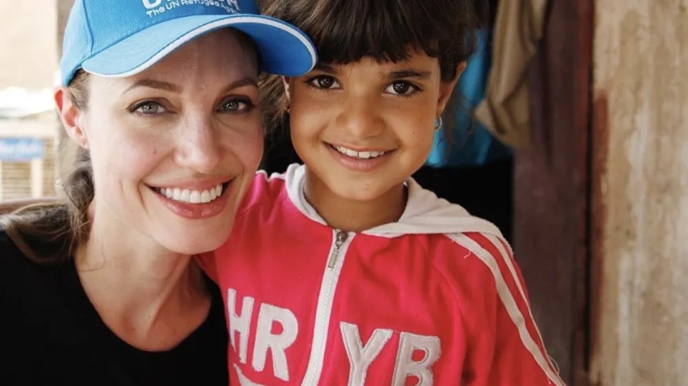 Angelina Jolie se je postavila za Palestince in si nakopala jezo očeta. F instagram