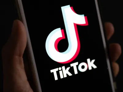 FILED - 22 September 2023, Berlin: On a smartphone, the logo of the TikTok platform is displayed. Photo: Monika Skolimowska/dpa