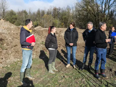 predsednik vlade Robert Golobministrica za infrastrukturo mag. Alenka Bratušekljubljanski župan Zoran Janković - 15.11.2023 – Sneberje - ogled obnove v ujmi prizadetih območij v ljubljanskih Sneberjah; //FOTO: Bojan Velikonja