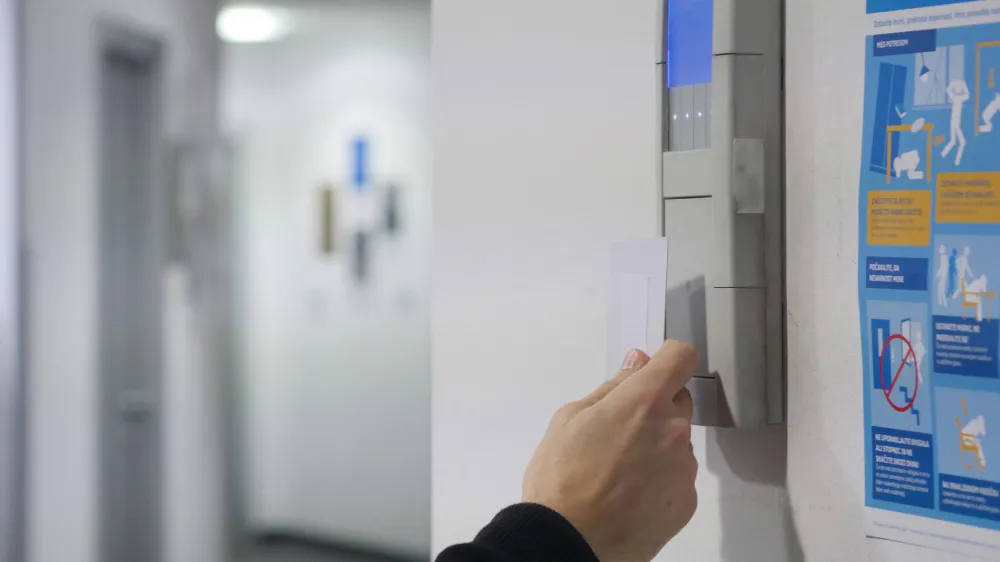 Ljubljana.<br>Evidentiranje delovnega casa.<br>Foto: STA