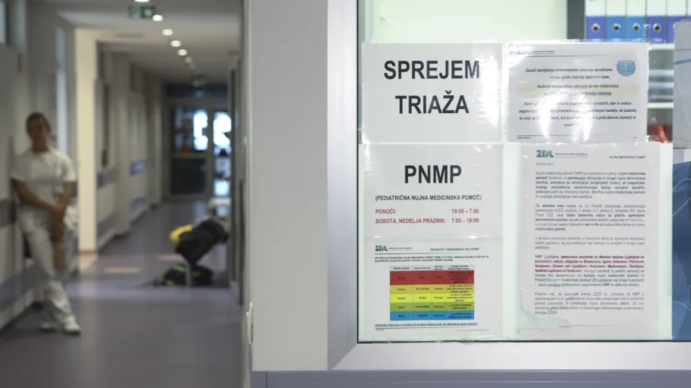 H kadrovski krizi prispevajo tudi nočne obremenitve ljubljanskih pediatrov. Na fotografiji so prostori pediatrične nujne medicinske pomoči. 