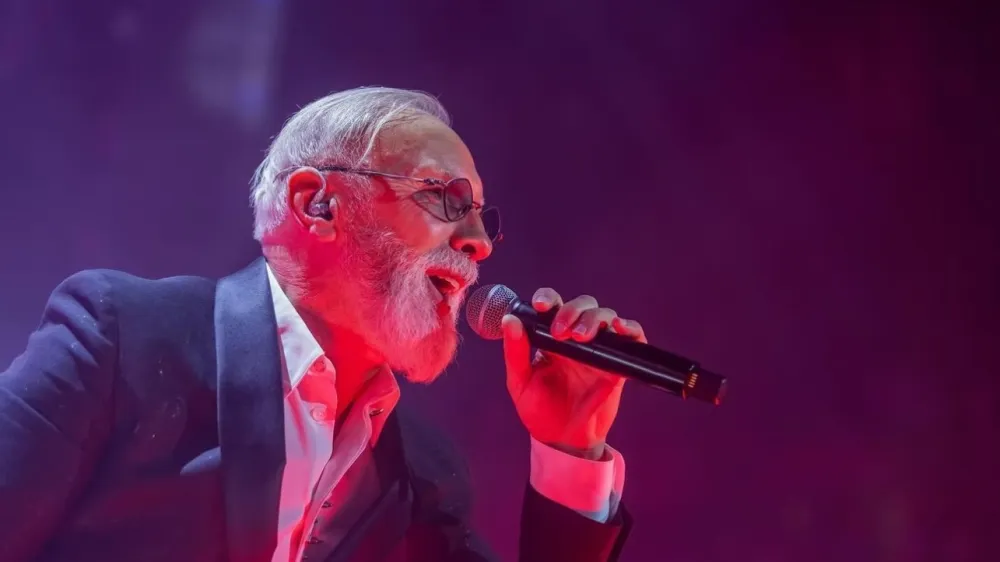 Dino Merlin je navdušil na štirih zaporednih razprodanih koncertih v Beogradu. F instagram