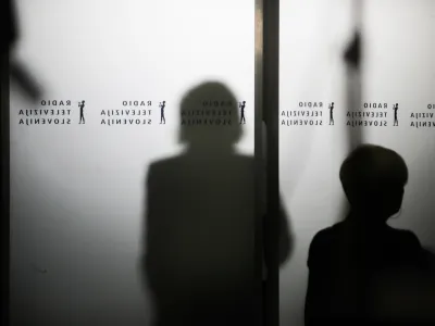 RTV SLO, simbolična fotografija- 23.10.2022 &ndash; Predsedni&scaron;ke volitve 2022 - sedme volitve za petega predsednika republike v samostojni Sloveniji &ndash; volilci so volili med sedmimi kandidati &ndash; Milanom Brglezom, Janezom Ciglerjem Kraljem, Anžetom Logarjem, Nata&scaron;o Pirc Musar, Vladimirjem Prebiličem in Sabino Senčar //FOTO: Bojan Velikonja