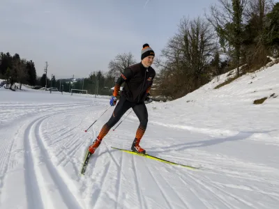 - 03.02.2023 - Veliko Trebeljevo – brezplačno sankališče za otroke in urejena proga za tek na smučeh //FOTO: Luka Cjuha