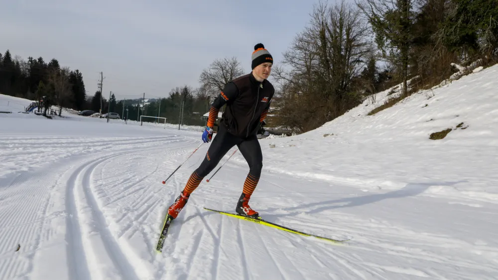 - 03.02.2023 - Veliko Trebeljevo – brezplačno sankališče za otroke in urejena proga za tek na smučeh //FOTO: Luka Cjuha