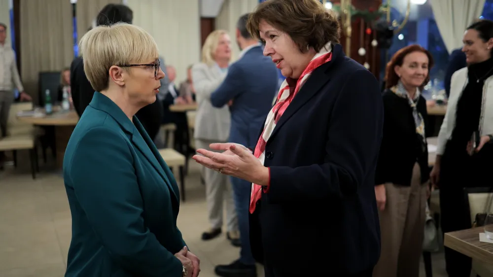 Portotoz, Marina Portoroz.<br>Predsednica republike Natasa Pirc Musar se je udelezila pogovora s primorskimi gospodarstveniki.