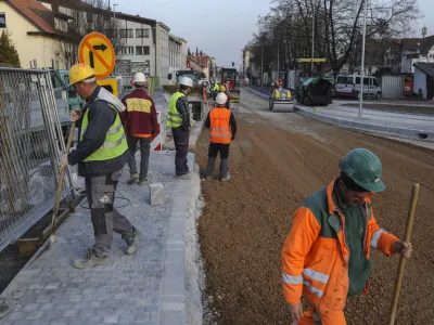 ﻿- 20.02.2019 - Križišče Celovška cesta - Drenikova ulica v Ljubljani – obnova ceste ter ureditev površin za kolesarje in pešce  //FOTO: Jaka Gasar