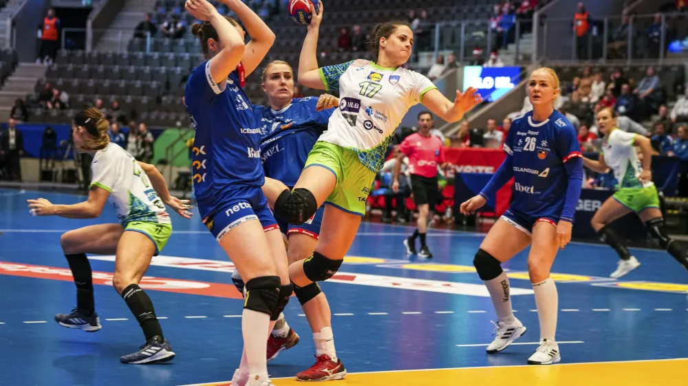 Slovenia's Natasa Ljepoja in action during the IHF World Women's Handball Championship match between Slovenia and Iceland in the DNB Arena in Stavanger, Norway, Thursday, Nov. 30, 2023. (Beate Oma Dahle/NTB via AP)