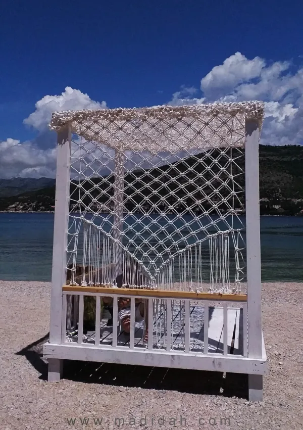 Baldahin na plaži Copacabana v Dubrovniku / Foto: Arhiv Danka Petronijevića