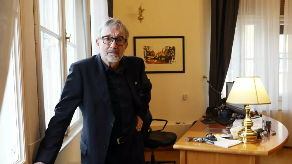 - 05.12.2023 - dr. Miodrag Đorđević, predsednik Vrhovnega sodišča RS od februarja 2023 //FOTO: Tomaž SkaleOPOMBA: DNEVNIKOV OBJEKTIV - INTERVJU 2023