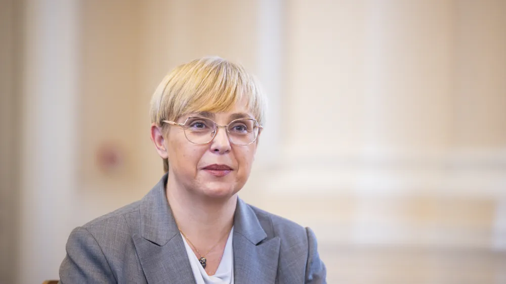 Ljubljana, predsedniska palaca.<br>Predsednica republike Natasa Pirc Musar je v skladu s tretjim odstavkom 23. clena novele zakona o RTV Slovenija opravila javni zreb o trajanju mandatov clanov Sveta RTV Slovenija.