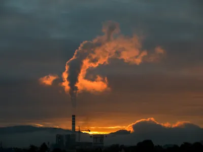 ﻿- 15.10.2021 – Termoelektrarna Toplarna Ljubljana (TE-TOL) podražitev energentov, elektrika, ogrevanje, dimnik dim, emisije, fosilna goriva//FOTO: Luka Cjuha.