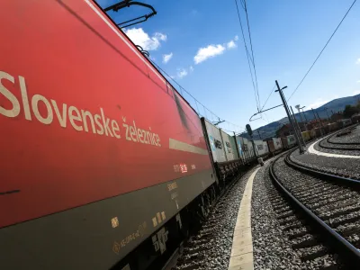 - 20.04.2017 - Slovenske eleznice (S) - tovorni elezniki promet - - infrastrukturni projekt Drugi tir - izgradnja drugega eleznikega tira med Divačo in Koprom v dolini 27 kilometrov - //FOTO: Luka Cjuha..OPOMBA: DNEVNIKOV OBJEKTIV - REPORTAA 2017 -