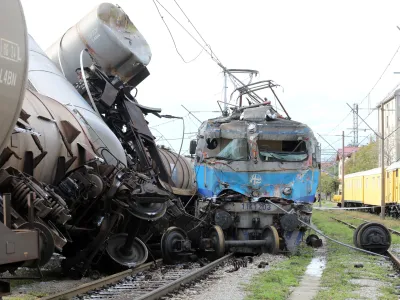 14.11.2022., Rijeka - Teretni vlak koji prometuje na relaciji Rijeka-Moravice naletio je nocas na parkirane vagone na zeljeznickom kolodvoru Skrljevo u blizini Rijeke, a u nesreci nije bilo ozlijedjenih osoba Photo: Goran Kovacic/PIXSELL