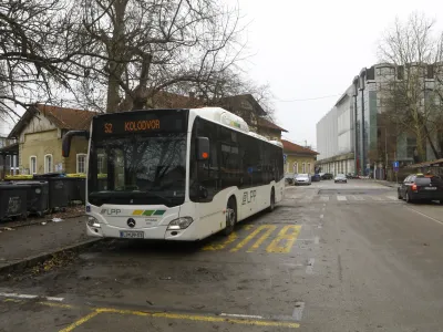 - 12.12.2023 – Slovenske železnice - začasno avtobusno postajališče v Ljubljani Šiška - LPP Proga Kolodvor - Šiška //FOTO: Luka Cjuha