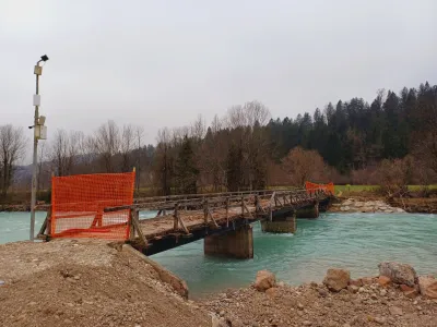 Močno po&scaron;kodovan zasebni most je zelo pomemben del turistične in lokalne ponudbe.&nbsp;