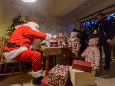 Najlepša božična pravljica se letos odvija na SEVERU Slovenije, tik pod vznožjem Pece, v dolini Koprivne, v Črni na Koroškem.