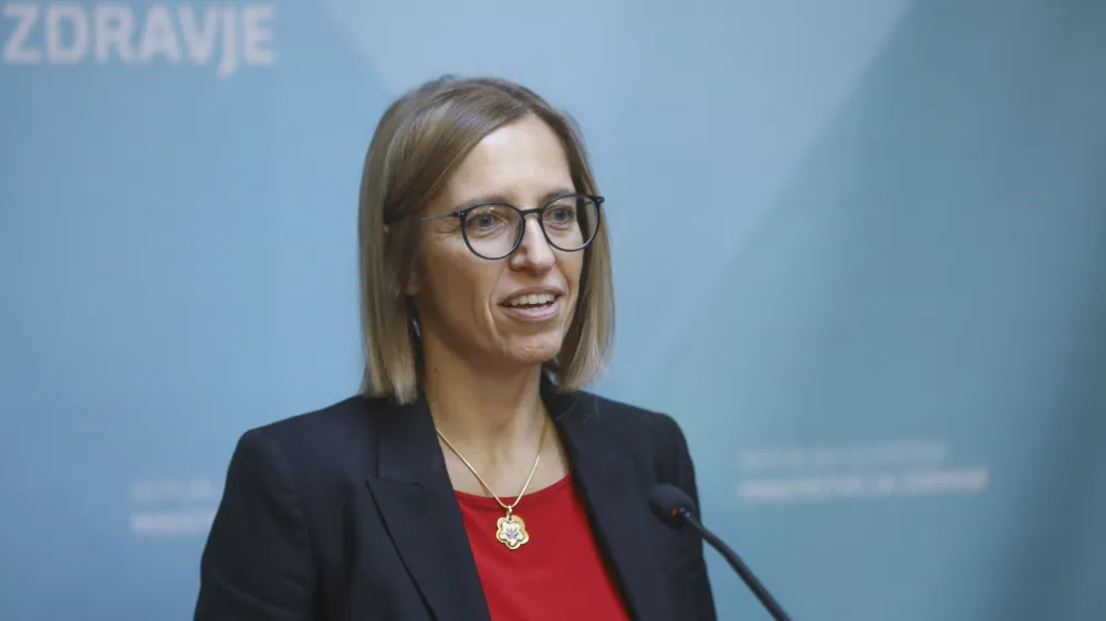 nova ministrica za zdravje dr. Valentina Prevolnik Rupel,- 16.10.2023 – Ministrstvo za zdravje - primopredajo poslov med dr. Robertom Golobom, ki je začasno opravljal funkcijo ministra za zdravje, in novo ministrico za zdravje dr. Valentino Prevolnik Rupel, //FOTO: Luka Cjuha