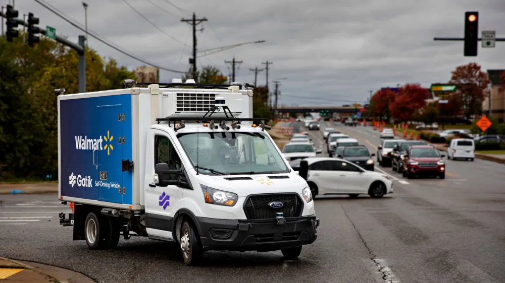 A driverless Gatik delivery box truck operates in Bentonville, Arkansas, U.S. in this picture taken in October 2021 and obtained by Reuters on May 18, 2022. Gatik/Handout via REUTERS THIS IMAGE HAS BEEN SUPPLIED BY A THIRD PARTY. MANDATORY CREDIT/File Photo